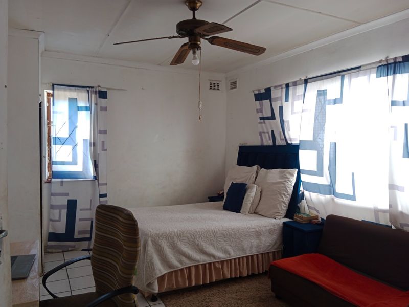 Investment House For Sale - Photo 8