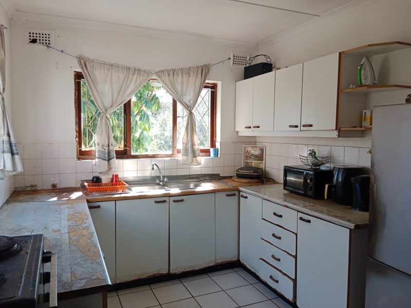 Investment House For Sale - Photo 6