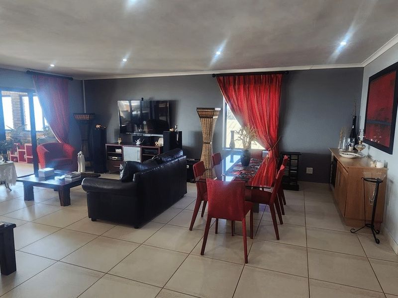 House For Sale in Da Nova, Mossel Bay - Photo 4