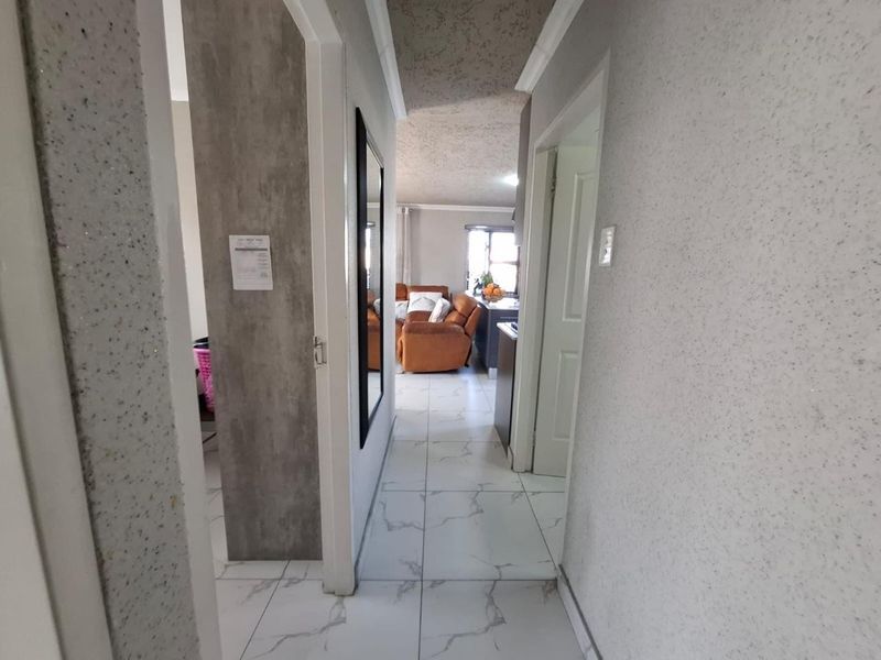 3 BEDROOM HOUSE ON SALE AT TIRONG ESTATE, RANDBURG, JOHANNESBURG - Photo 8