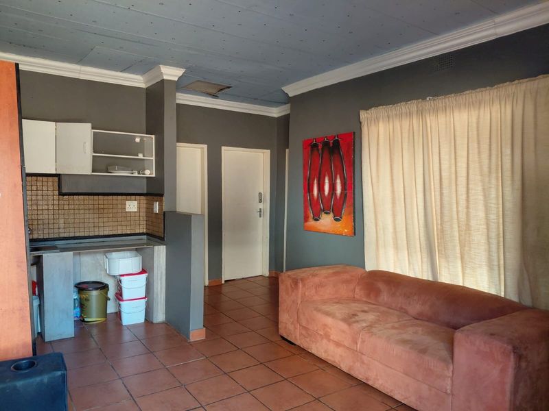 Prime Commercial Property with Business Rights - Menlo Park. - Photo 8