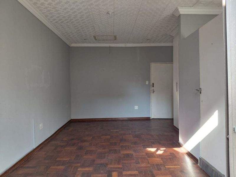 Prime Commercial Property with Business Rights - Menlo Park. - Photo 2