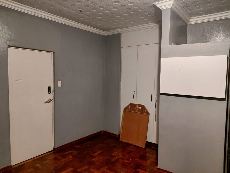 Prime Commercial Property with Business Rights - Menlo Park. - Photo 6