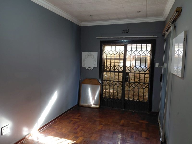 Prime Commercial Property with Business Rights - Menlo Park. - Photo 5