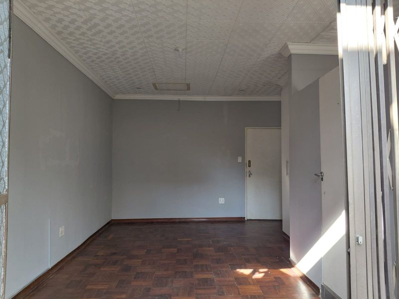 Prime Commercial Property with Business Rights - Menlo Park. - Photo 4