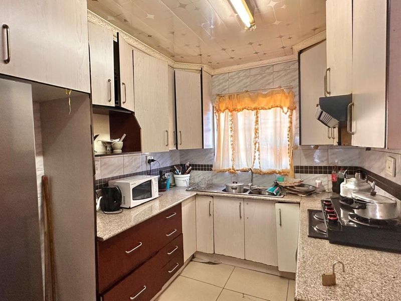 2-Bedroom Apartment with a Private Balcony. - Photo 8