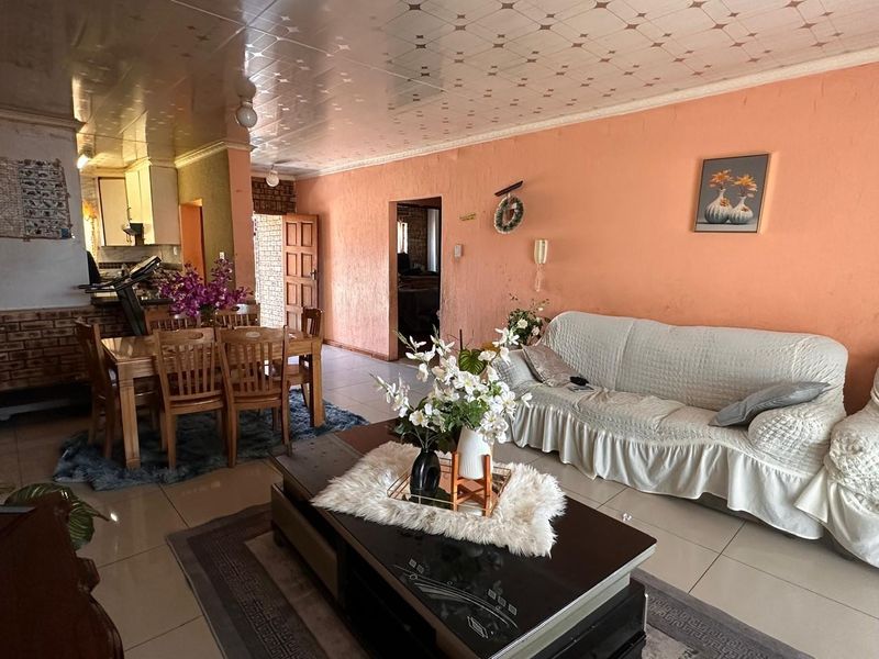 2-Bedroom Apartment with a Private Balcony. - Photo 6