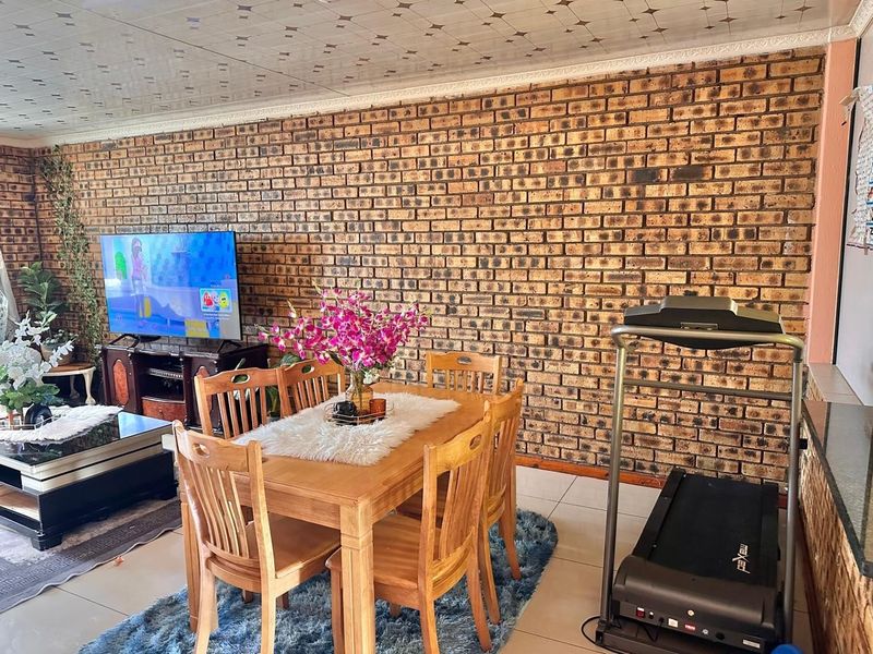 2-Bedroom Apartment with a Private Balcony. - Photo 3