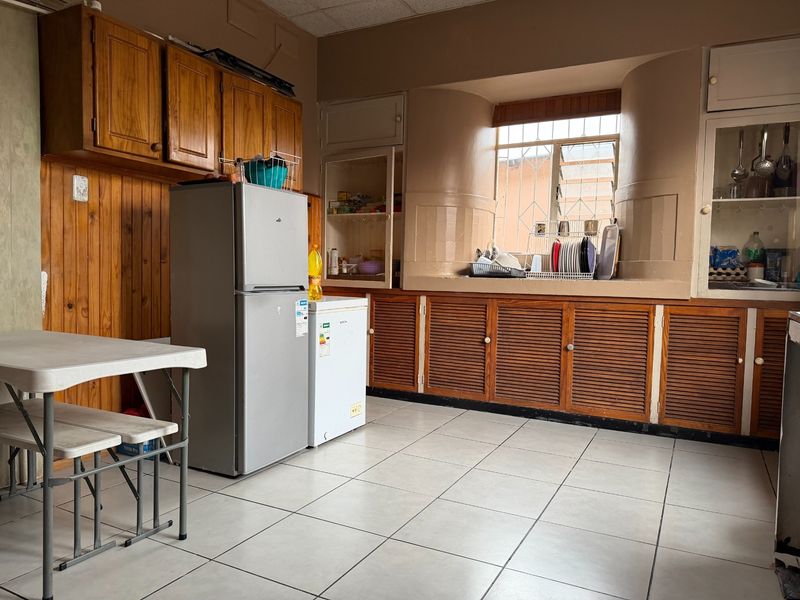 4 BEDROOM INVESTMENT OPPORTUNITY WITH MULTIPLE INCOME STREAMS IN THE HILL - Photo 5