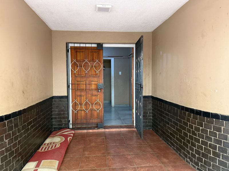 4 BEDROOM INVESTMENT OPPORTUNITY WITH MULTIPLE INCOME STREAMS IN THE HILL - Photo 3