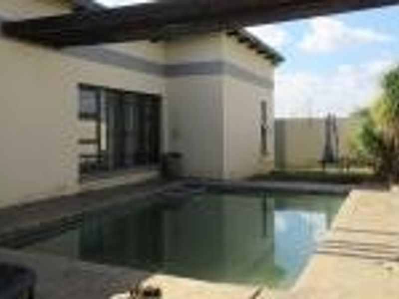 House For Sale in Mid Ennerdale, Johannesburg - Photo 3