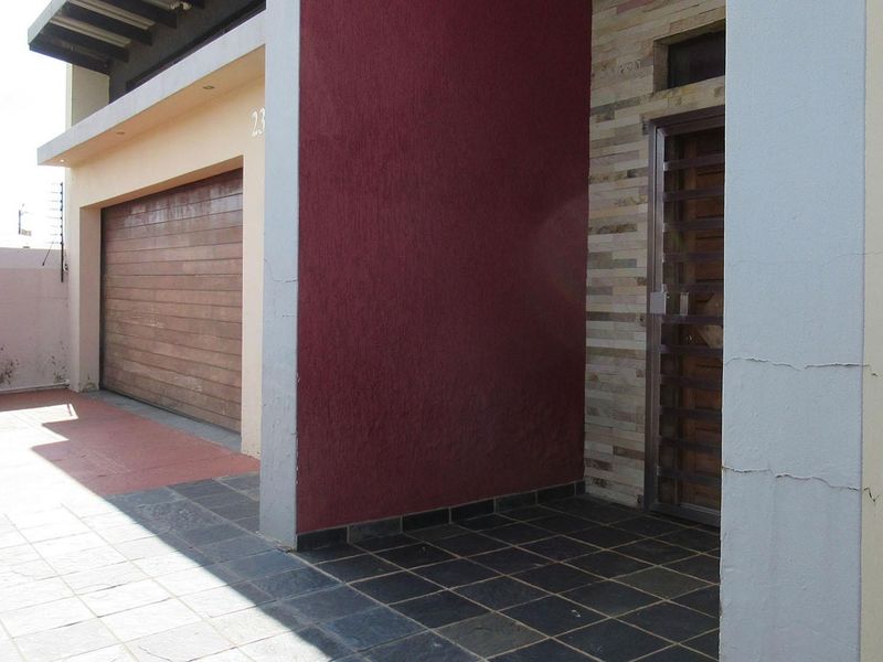 House For Sale in Mid Ennerdale, Johannesburg - Photo 2
