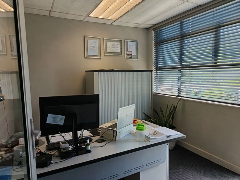 337 m2 Office To Let - Island Office Park, Riverhorse Valley - Photo 6