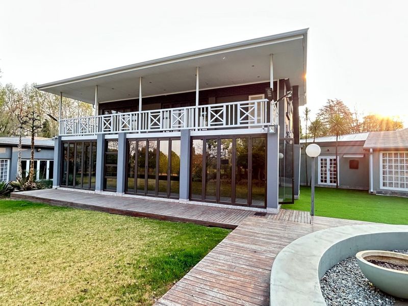 STUNNING MASTERPIECE - MAJESTIC DOUBLE-STOREY FAMILY ESTATE FOR SALE IN THE HEART OF VANDERBIJLPARK - Photo 2