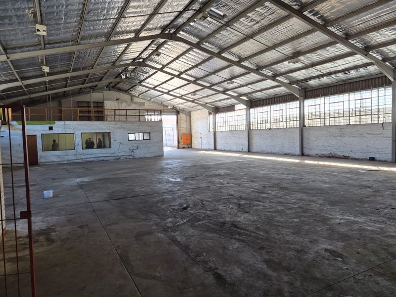 Prime Industrial Warehouse For Sale in Neave Industrial, Gqeberha - Photo 9