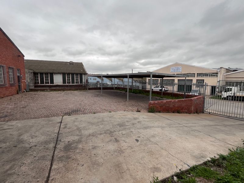Prime Industrial Warehouse For Sale in Neave Industrial, Gqeberha - Photo 2