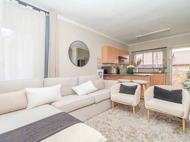 A Perfect Starter Home - Photo 3