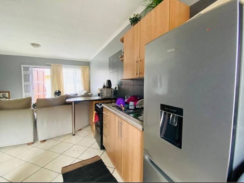 Apartment  For Sale in Vanderbijlpark CW 4, Vanderbijlpark CW, Vanderbijlpark - Photo 5