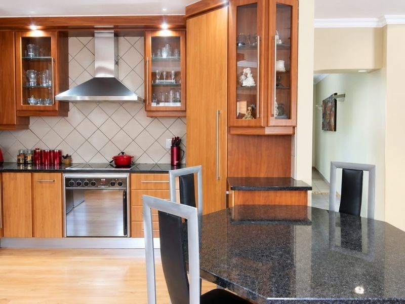 EXCLUSIVE LUXURY LIVING ON 4,181 SQM IN SW5 PROPER - Photo 7