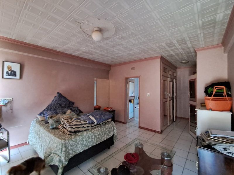 Apartment For Sale in Berea, Johannesburg - Photo 8