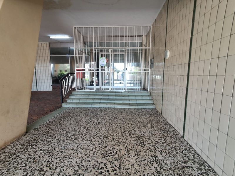 Apartment For Sale in Berea, Johannesburg - Photo 5