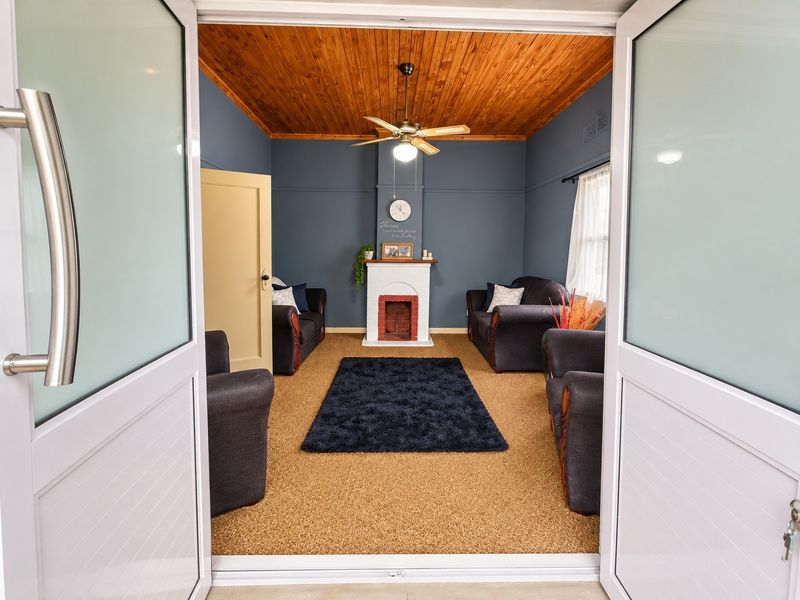 Character-Filled 3-Bedroom Home with Art Deco Influence in Bergzicht - Photo 3