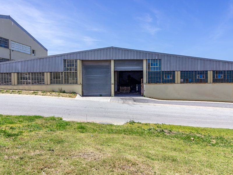 Secure Industrial Warehouse with Office Block To Let at 93 Juta Road, Neave | 490 sqm - Photo 2