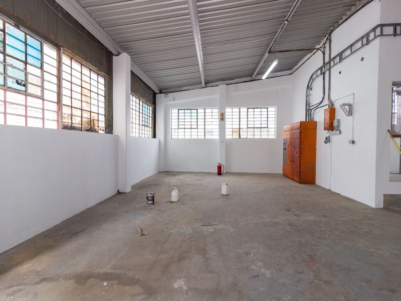 Large Industrial Warehouse To Let at 93 Juta Road, Neave | 975 sqm - Photo 10