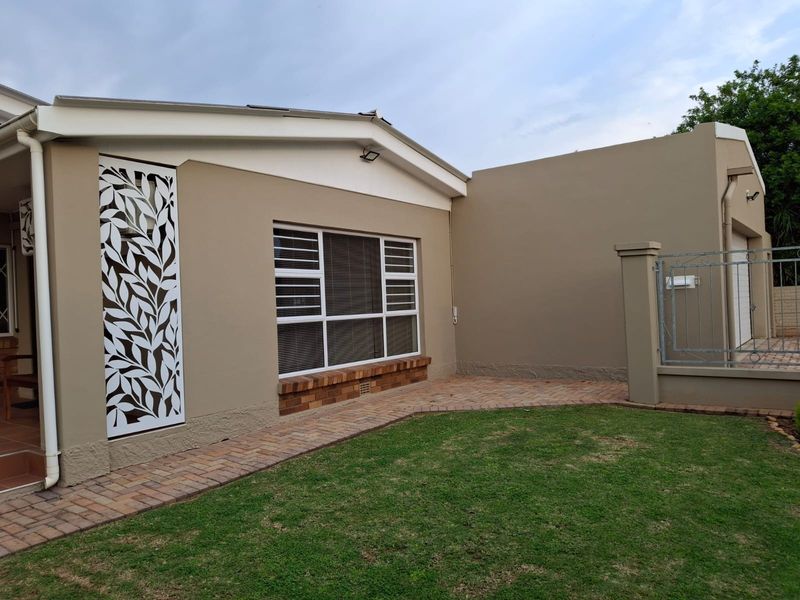 3 Bedroom Family home for sale in  Despatch - Photo 7