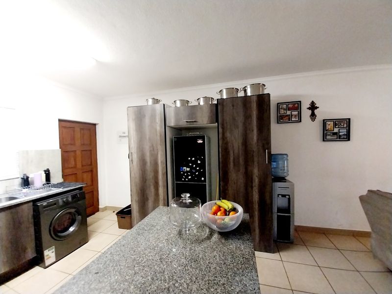 Townhouse For Sale in Pomona, Kempton Park - Photo 7