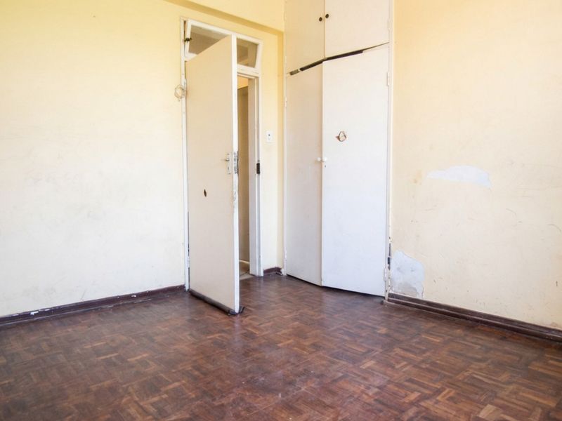 4 Bedroom Apartment For Sale in Berea - Photo 8