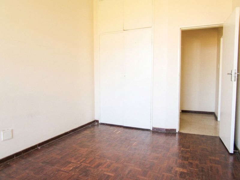 4 Bedroom Apartment For Sale in Berea - Photo 5