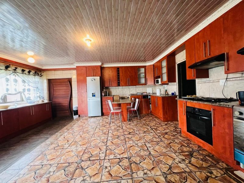 House For Sale in Rosehof, Vanderbijlpark, AH, Vanderbijlpark - Photo 4