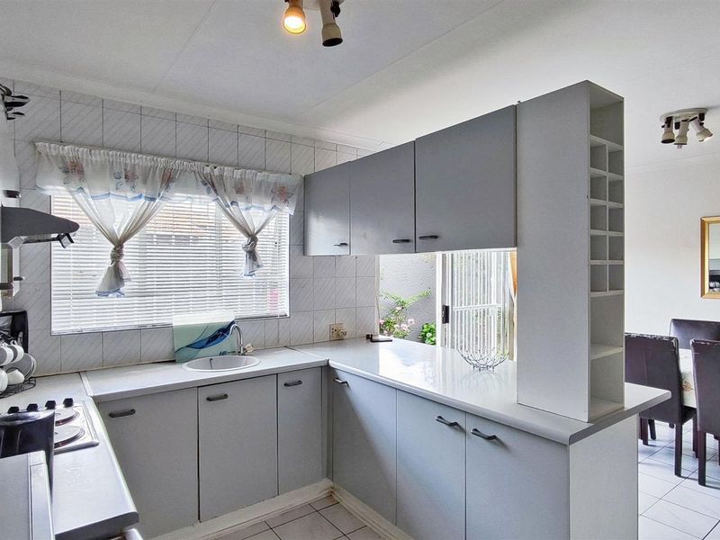 Spacious Cluster offers comfort and covenience in Raceview! - Photo 8
