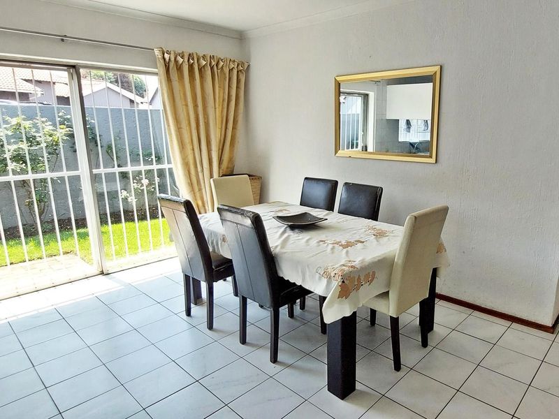 Spacious Cluster offers comfort and covenience in Raceview! - Photo 3