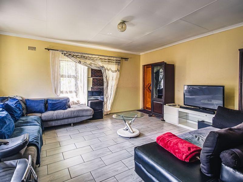 House For Sale in Kempton Park West, Gauteng - Photo 6