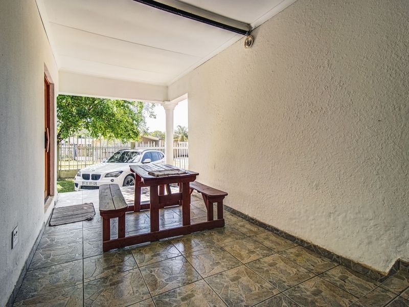 House For Sale in Kempton Park West, Gauteng - Photo 4