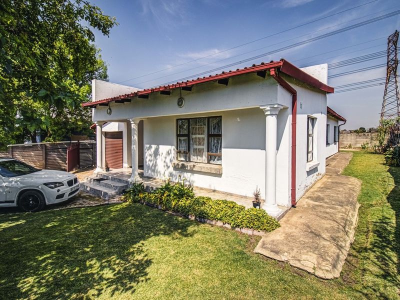 House For Sale in Kempton Park West, Gauteng - Photo 2