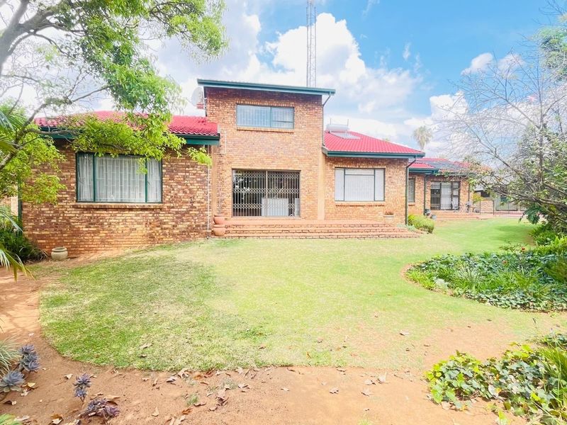 5 Bedroom House For Sale, The Reeds - Photo 2