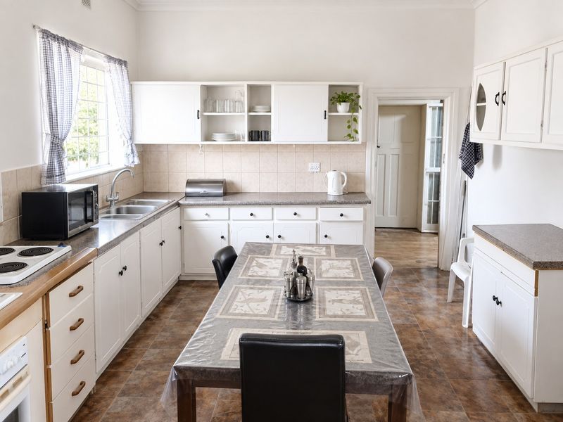 House For Sale in Campher Park, Despatch - Photo 5