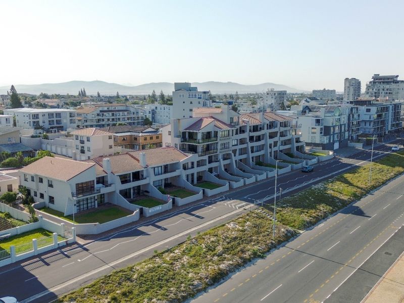 Front-Row Beachfront Living with Views - Photo 2