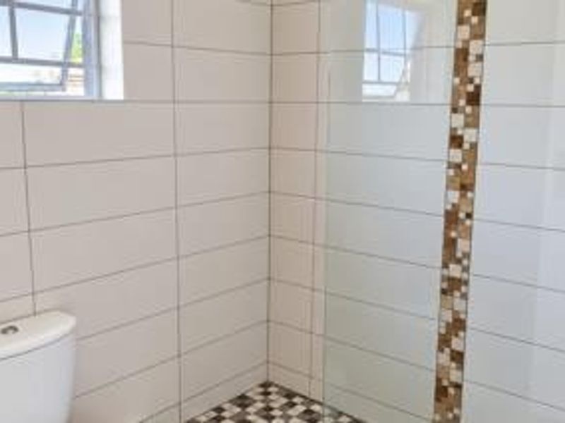 4 bedroom Townhouse For Sale in Equestria, Pretoria - Photo 6