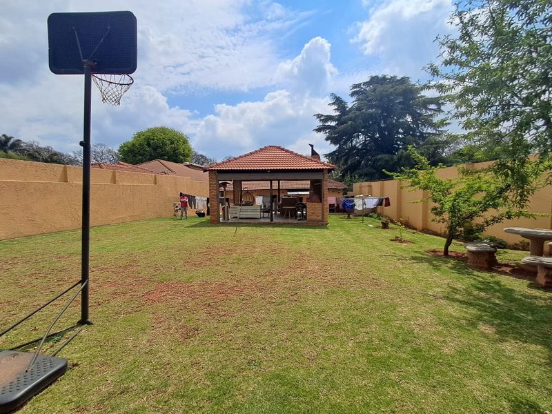 House For Sale in Kensington, Johannesburg - Photo 4
