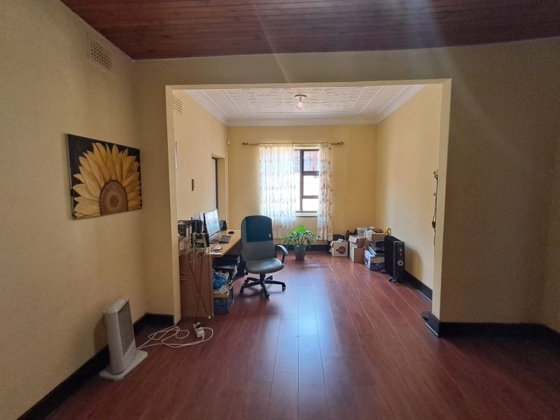 House For Sale in Kensington, Johannesburg - Photo 10