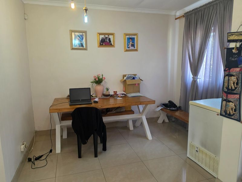 3 Bedroom Simplex For Sale In Malvern - Photo 8