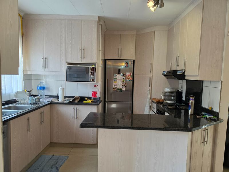 3 Bedroom Simplex For Sale In Malvern - Photo 4
