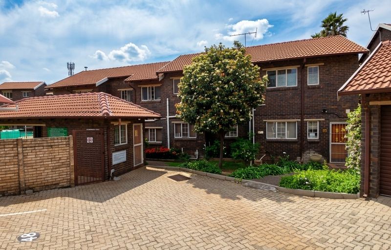Townhouse For Sale in Glen Marais, Kempton Park