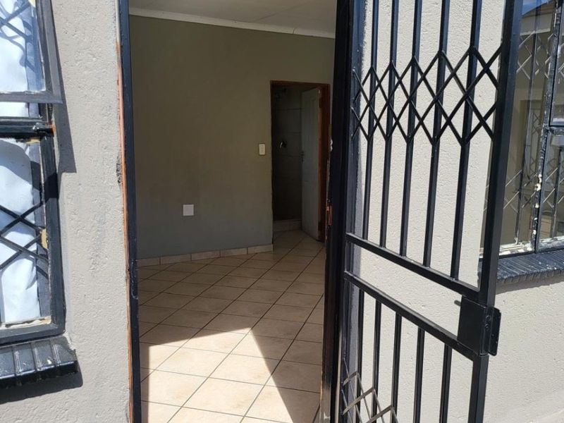Apartment To Rent in Kanyamazane, Nsikazi - Photo 2