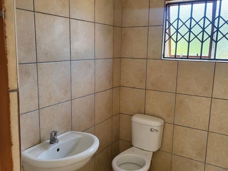 Apartment To Rent in Kanyamazane, Nsikazi - Photo 6