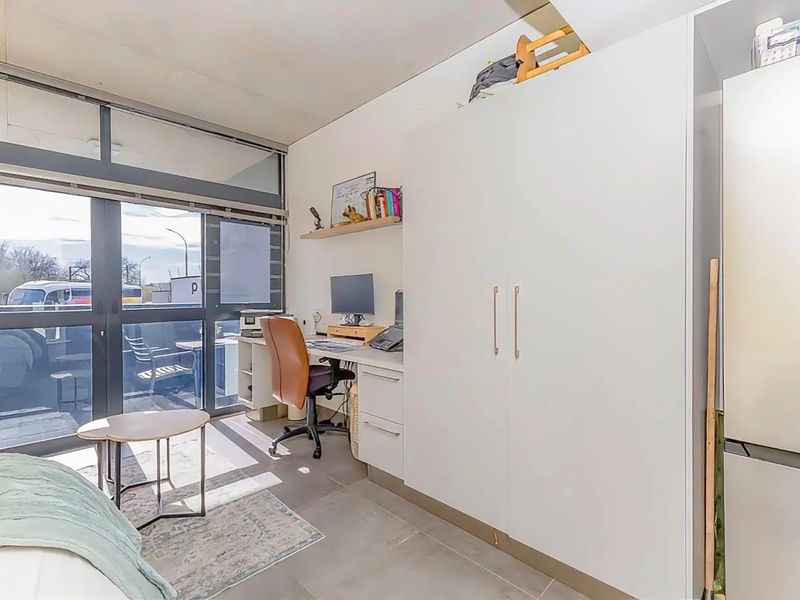 Modern Studio Apartment for Sale at EDGE - Prime Student Investment in Stellenbosch - Photo 7